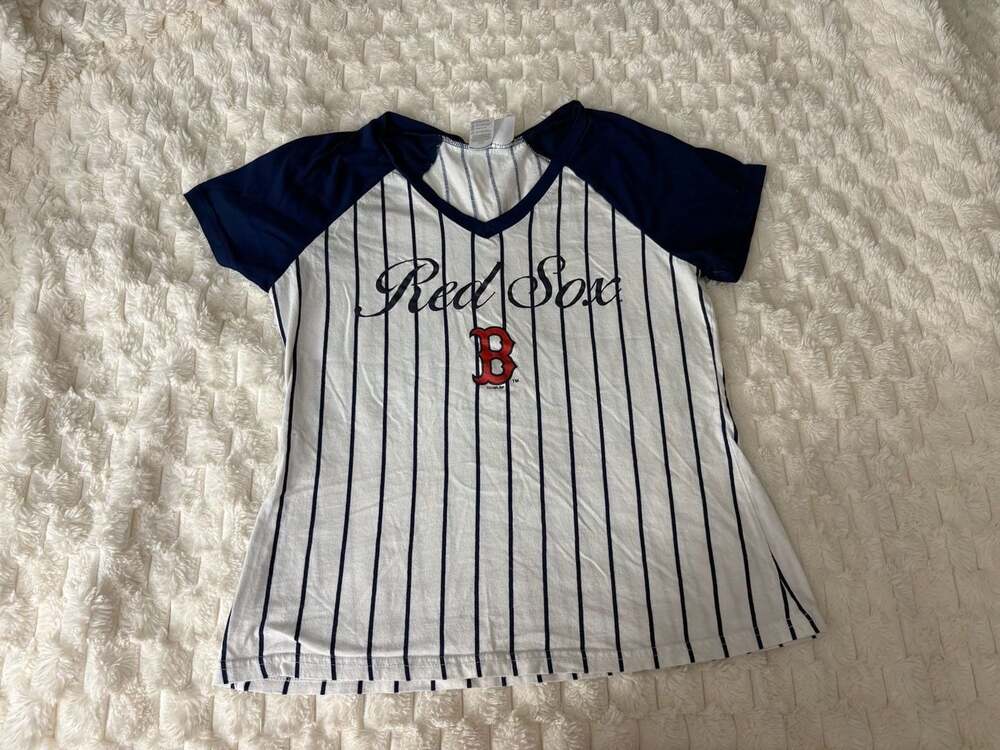 Concepts Sport Women's Boston Red Sox Vigor Pinstripe V-Neck Size M